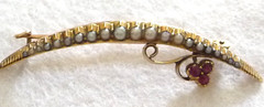 Antique Edwardian 15K Gold, 21 Pearl & 3 Almandine Garnet Crescent Brooch