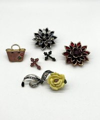 Vtg-70s-90s-AVON-JEWELRY LOT-42 Piece-Earrings-Necklaces-Brooches-Bracelets-Sets