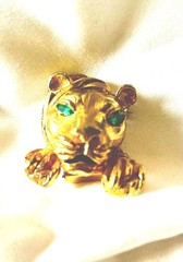 Green‑Eyed Tiger Scarf Clip & Brooch Vintage 1970s