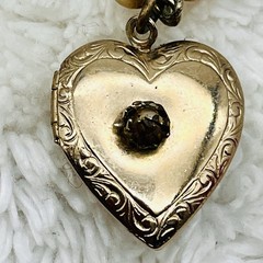 Vintage Charm Bracelet Heart Locket Opens Faux Pearls Fits 6.75″ Wrist