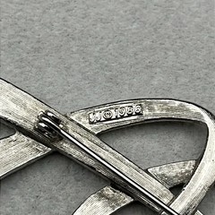 Vintage 1986 JJ Modernist silver tone Christmas Tree brooch pin, 3.5 inches