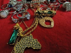 44-Piece Estate Jewelry Collection – Mixed Fashion Jewelry – Rings, Necklaces