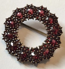 ANTIQUE VICTORIAN GOLD FILLED BOHEMIAN GARNET BROOCH 4G