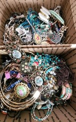 1 Pound Jewelry Costume Vintage Mix LBS necklaces bracelets pins rings etc lbs