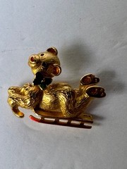 Vero Christmas Bear Brooch Gold Tone Enamel Sled Holiday Pin 1.75