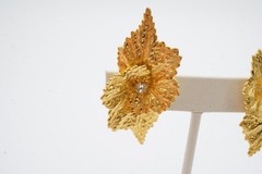 Vintage Clip On Earrings Gold Tone Rhinestone Textured Z4