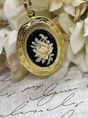 BLACK Cream Gothic Valentine DARK ROSE Cameo Locket Pendant Necklace Woman Gold