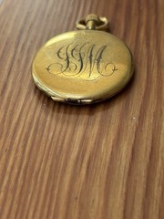 ANTIQUE Daggett & Clap VICTORIAN GOLD FILL LOCKET PENDANT Ivy Design 11.1g