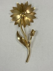 Vintage Gold Tone Flower Brooch Pin Pearl Center Mid Century Floral Statement