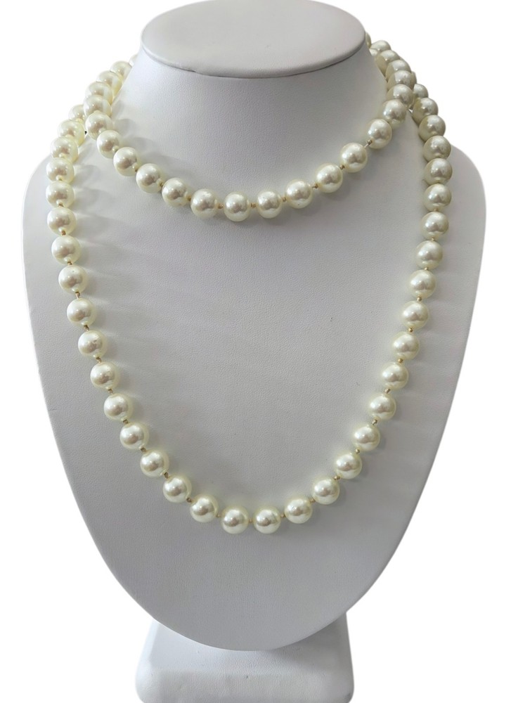 Vintage Carol Lee Long Ivory Imitation Pearl Hand Knotted Silver Tone Necklace