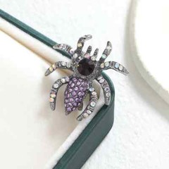 Creative New Exquisite Rhinestone Spider Brooch Pin Halloween Insect Accessories