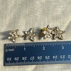 Vintage Gold Tone Clear Rhinestone Star Pierced Earrings Jewelry JS-26