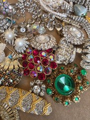 Massive Vintage Jewelry Lot 100’s of Signed Pcs / OVER 500 PCS + Misc 1G bag…