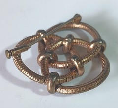 Vintage Copper-tone Brooch: Three Interlocking Rings w/ Trombone Clasp 1.5″