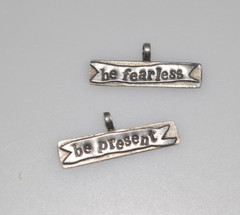 FEARLESS present AMY PETERS LOT Studio Pendant INSPIRATIONAL signed ZH7