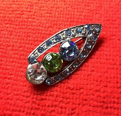 Spear Point Pewter Colored Crystal Stones Pin Back Accessory Brooch