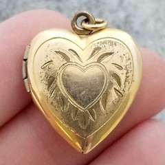 Vintage Heart Shaped Locket, 7/8 Inch Tall, Yellow Gold Filled, Well Loved, Pho