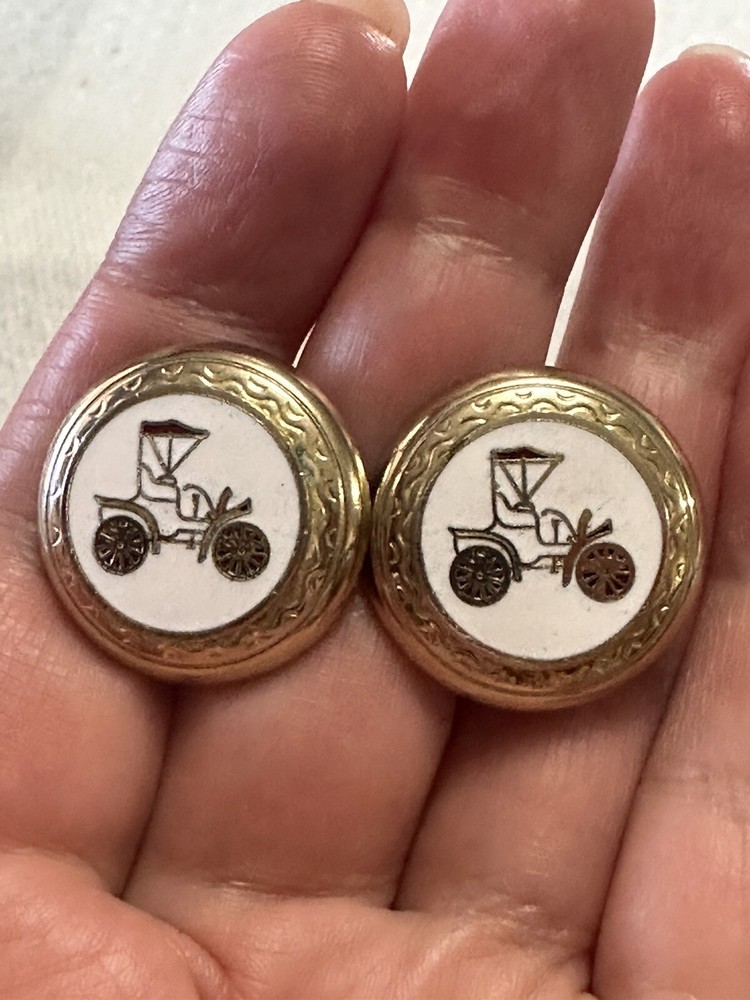 VTG CORO Signed White Enameled antique car Gold Tone Screw Back Earrings 0.9Inch