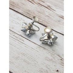 Vintage Screw On Earrings Flower Shape Just Over 0.5″