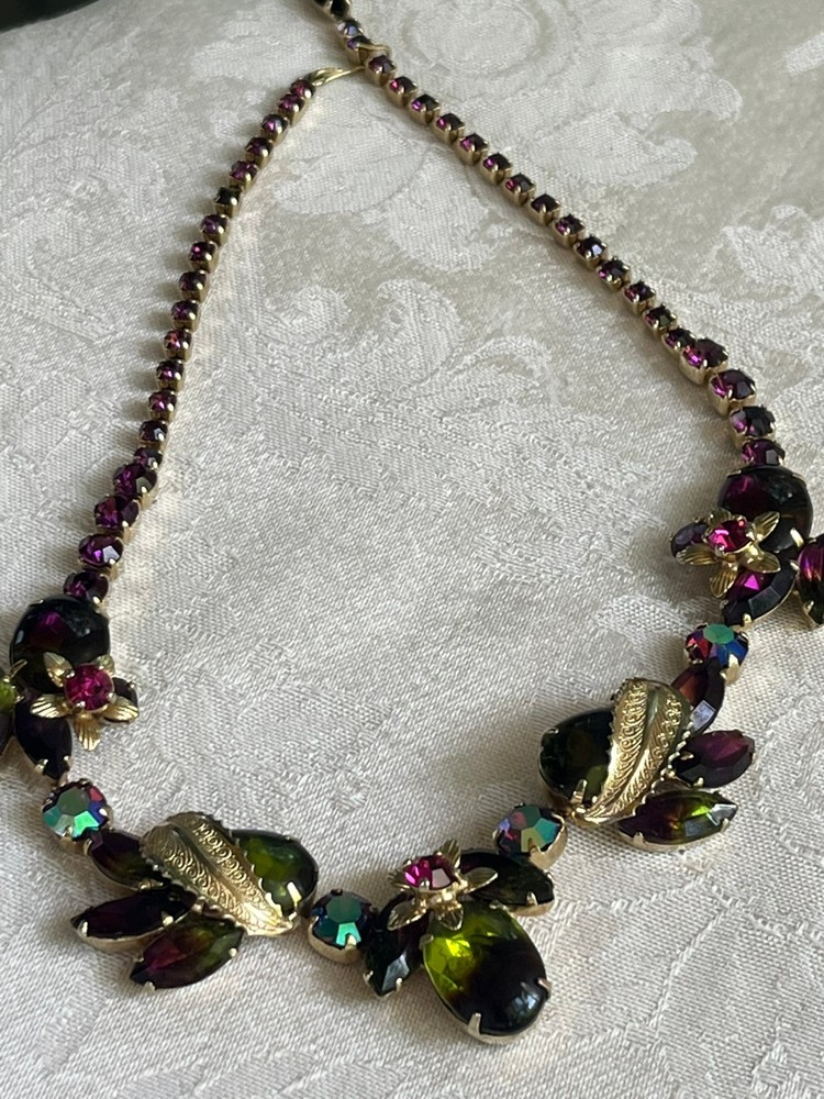 Beautiful Vintage Weiss Heliotrope Cabochons Necklace Gold-tone Accents Exc 17.5