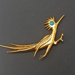 Vintage Sculptural Running Bird Brooch Gold Tone Statement Figural Jewelry Bold