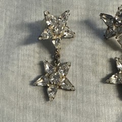 Vintage Gold Tone Clear Rhinestone Star Pierced Earrings Jewelry JS-26