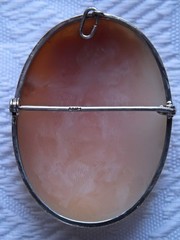 LARGE ESTATE VINTAGE SHELL CAMEO BROOCH – PENDANT IN SILVER TONE SETTING 1 3/4″