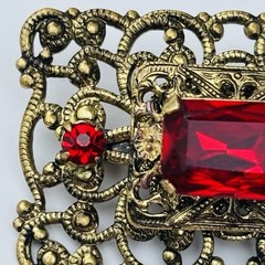Vintage Brooch Red Glass Stones Filigree Openwork Goldtone 1-7/8″ x 1-1/8′