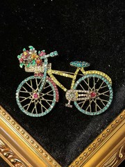Vintage Luxury Crystal Shining Brooch Pin For Women Men Retro Antique Badge