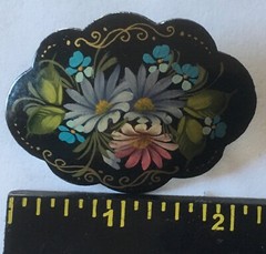 Beautiful hand painted brooch (made in Russia)