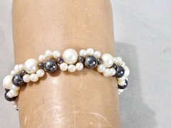 VINTAGE HAND STRUNG CULTURED WHITE AND BLACK PEARL BRACELET 8 ” STERLING CLASP