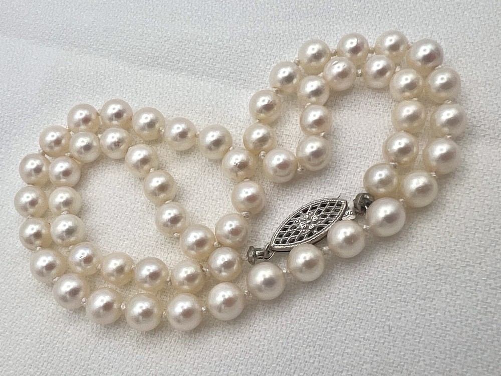 Vintage Japanese 16” Saltwater Akoya Pearl Choker Necklace WG 14k clasp 5.4-6mm