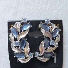 Vintage Sarah Coventry Blue Champagne Rhinestones Clip On Climber Earrings 50’s