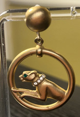 Vintage ’80s Jackie Collins Gold Tone Green Eyes Panther Drop Pierced Earrings