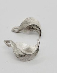 Vintage CROWN TRIFARI Clip Earrings Art Deco Silver Tone Signed 1.25 in estate