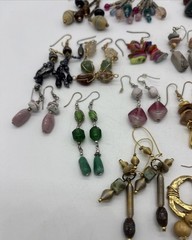 Vintage Lot Of 15 Pairs Pierced Earrings Dangle Stones Glass 1980’s 1990’s