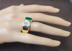 Vintage 18k Yellow Gold Engagement ring 6.75CT. Green Gem Emerald Emerald Cut