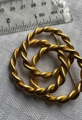 Vintage Gold Tone Circle Brooch Knotted Rope Brooch Pin