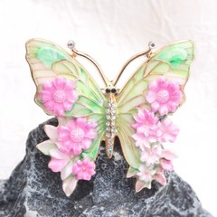 Playful Style Colorful Butterfly Brooch: Ornamental Clothing Pin, Ideal Gift