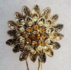 Vintage 1960’s Amber/Clear Rhinestone Goldtone Flower Brooch Pin w/ Secure Clasp