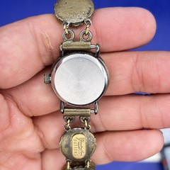 VTG SIGNED GRANDMOTHER’S BUTTONS ANTIQUE BUTTON BRACELET LADIES WATCH #7.10