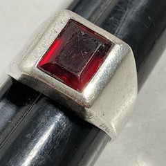 Sterling Silver & Red Glass Or Stone Uncas Unisex Ring Size 7.5