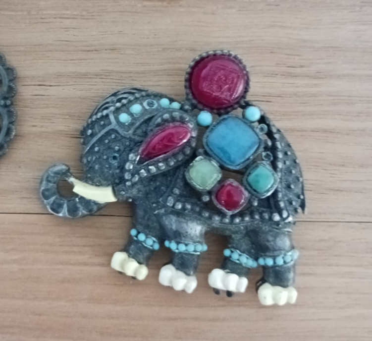 Collector’s Vintage Hattie Carnegie Elephant Brooch Pin Antique Circulated
