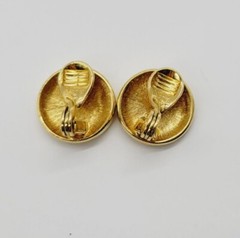 MONET Cream enamel Gold tone Clip Earrings .75 in Art Deco Circle Round Vintage