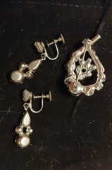 Vtg Brooch Rhinestone Round Baguette Pear Crystal Pendant Dangle Earrings 40era