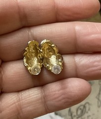 Vintage pair of two-tone ribbed love knot stud earrings 1’ in