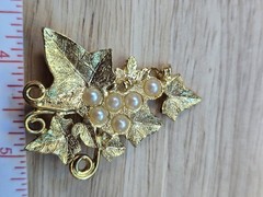 Vintage Gold Tone Grape Cluster Brooch Pin Faux Pearl Ivy Leaf Mid Century