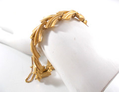 VTG 1960’s Gold Tone Puccini Textured V-Link Bracelet with Safety Chain