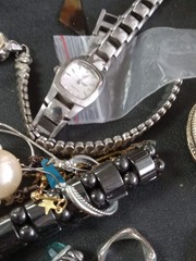 Vintage Mixed Lot Brooches & Pins, Metal Multicolor Costume Jewelry Watches
