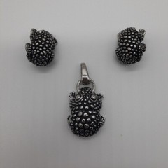 VTG Modernest Hob Nail Silver Alloy Textured Frog Clip-on Earrings & Pendent Set